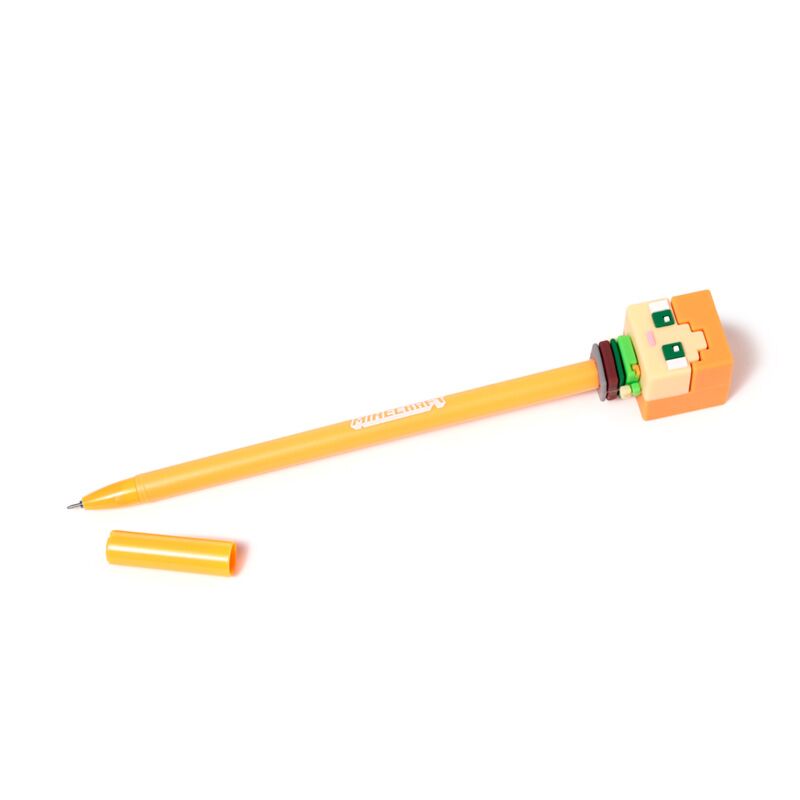 Caneta Minecraft laranja com design de Alex e tampa removida para escrita.
