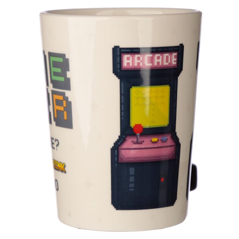 Detalhe das maquinas de arcade estampadas na Caneca Game Over.