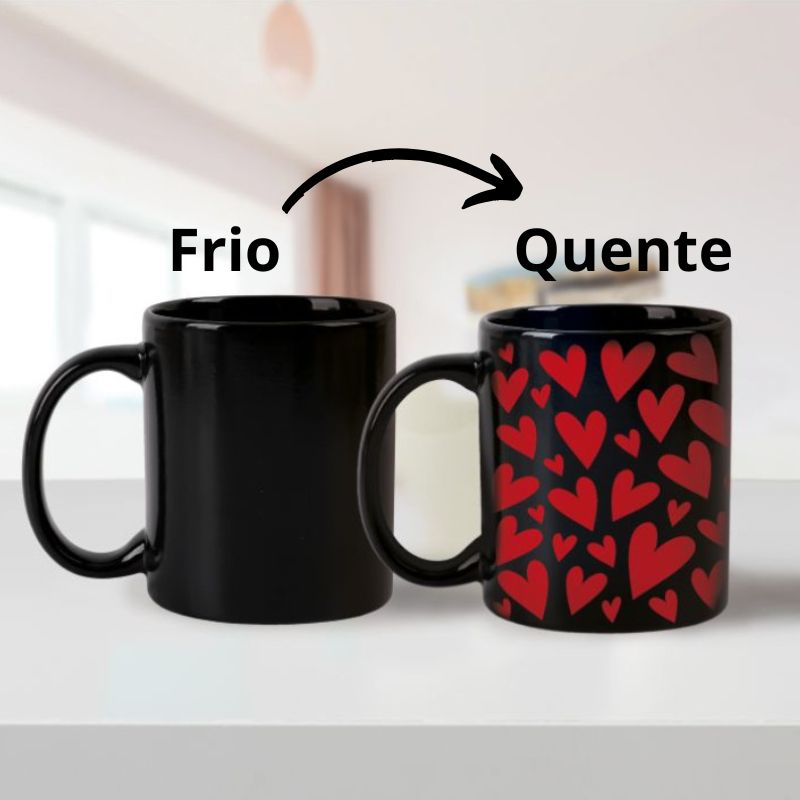Caneca Mágica "Follow Your Heart" mostrando o efeito antes e depois de aquecer.