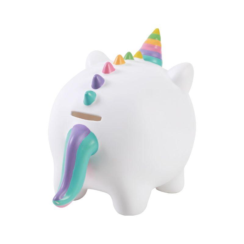 Parte de trás do mealheiro em forma de unicórnio com rabo colorido e entrada para moedas.