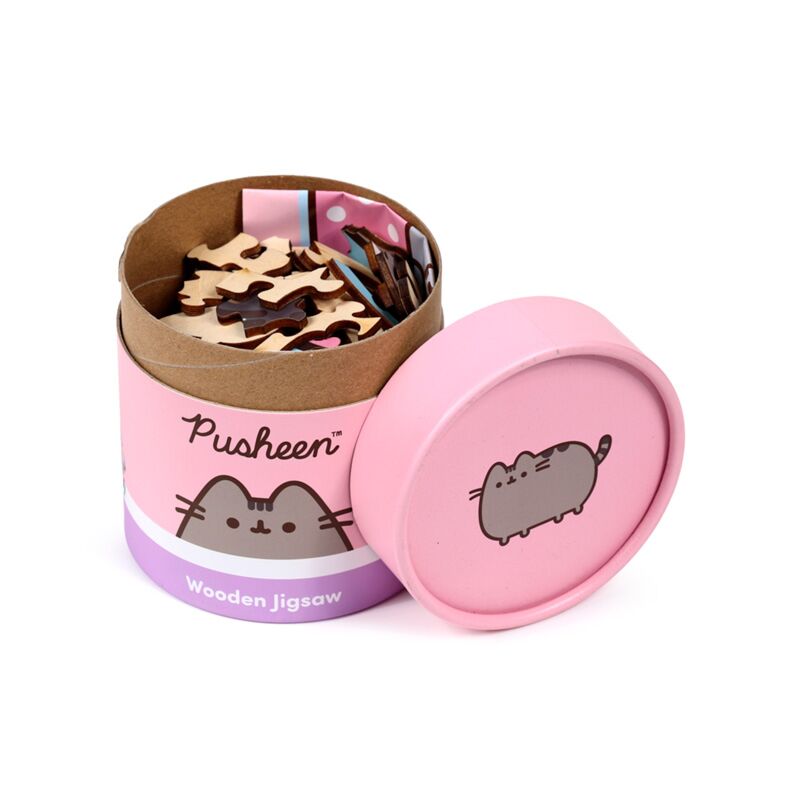 Caixa aberta do Puzzle de Madeira Pusheen, a mostrar as peças no interior.