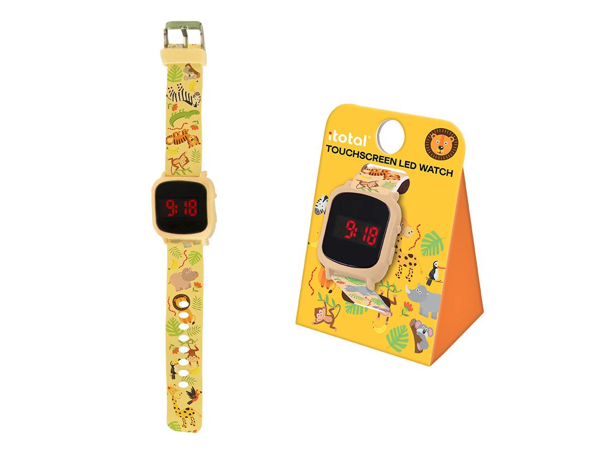 Relógio infantil com pulseira decorada com animais do safari, como girafas, zebras e leões, exibindo a hora "9:18" em vermelho sobre um fundo digital.