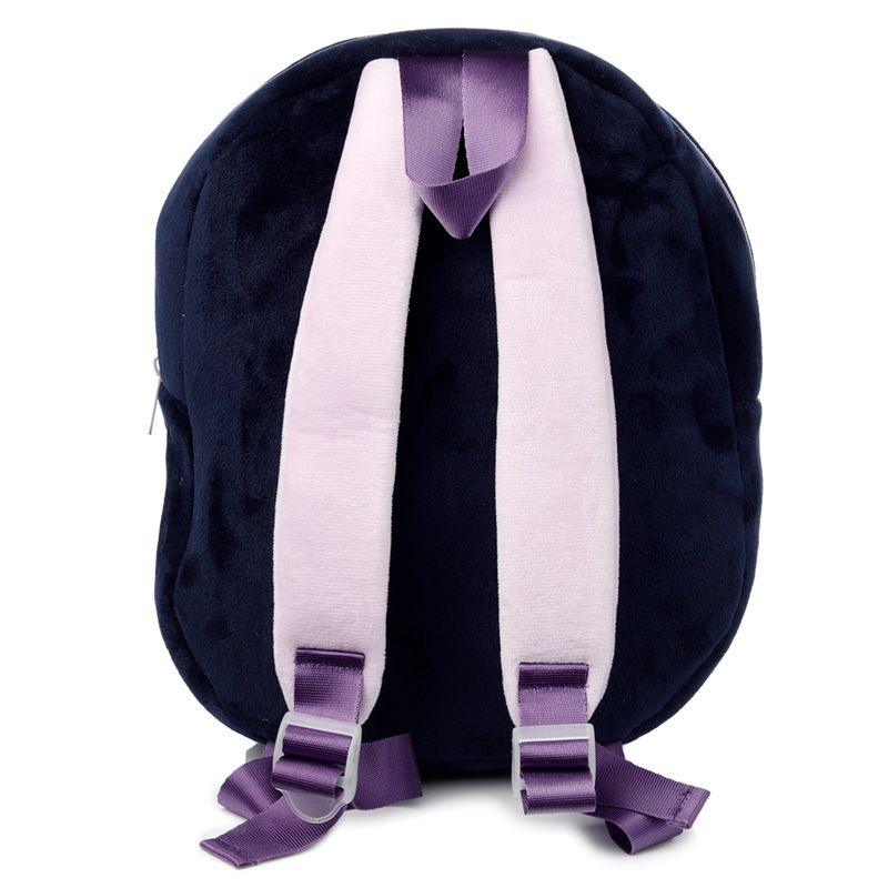 Mochila de criança em pelúcia com alças ajustáveis, vista traseira